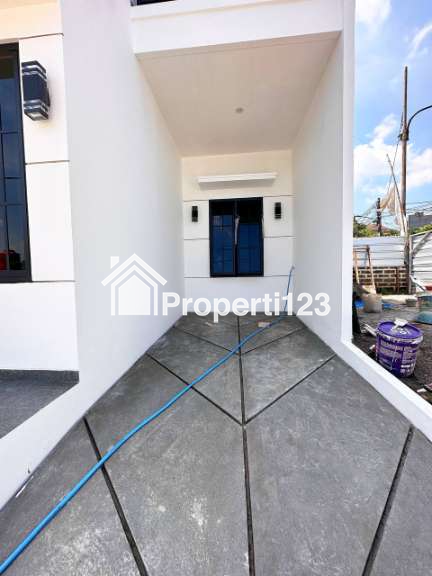 Rumah 2 lantai di Kalisari Pasar Rebo Jakarta Timur - 2