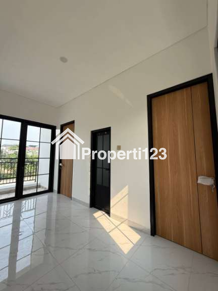 Rumah 2 Lantai plus rooftop area GDC Pusat Kota Depok - 5
