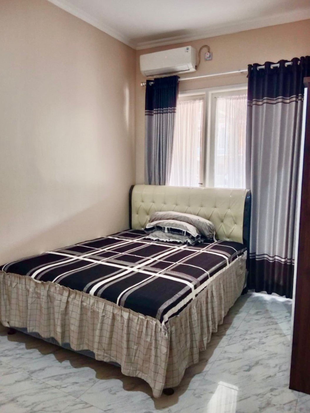 Rumah Siap Huni Cluster Heliconia Harapan Indah Bekasi - 8