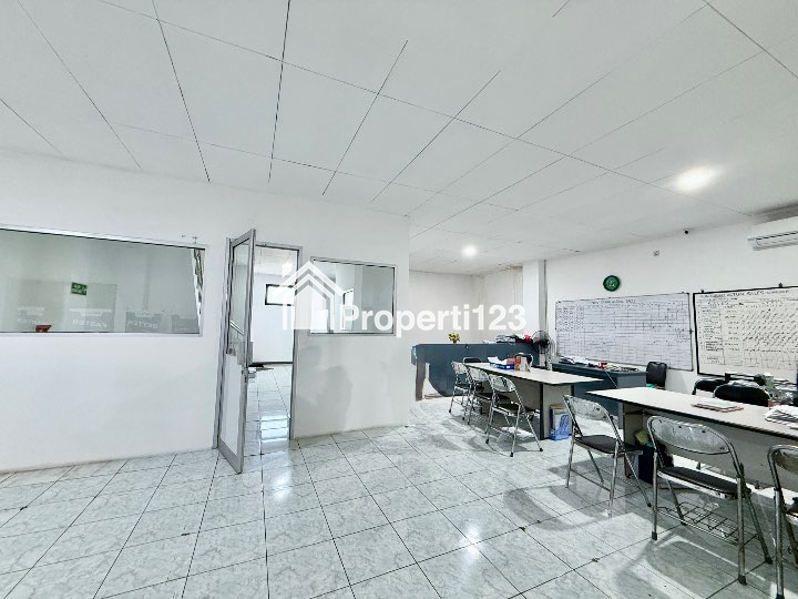 Dijual Gedung Kantor di Mampang Prapatan Raya Jakarta Selatan - 9