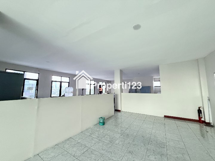 Dijual Gedung Kantor di Mampang Prapatan Raya Jakarta Selatan - 7