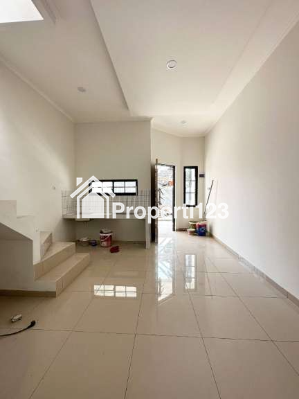 Rumah modern minimalis di Ciracas Jakarta Timur - 2