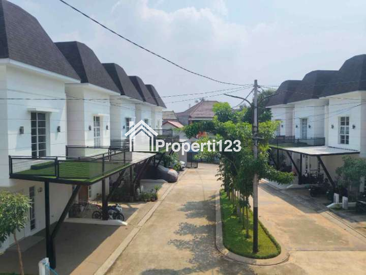 Rumah 2 lantai American Style area Cibubur di Jatiraden Bekasi - 3