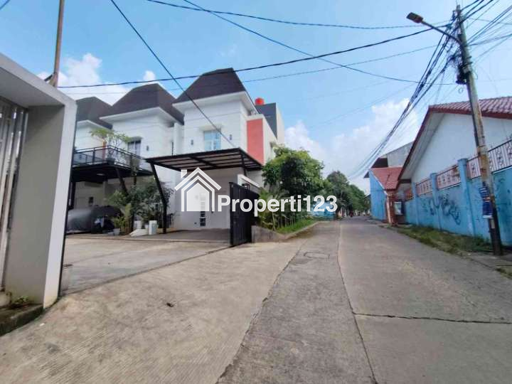 Rumah 2 lantai American Style area Cibubur di Jatiraden Bekasi - 2