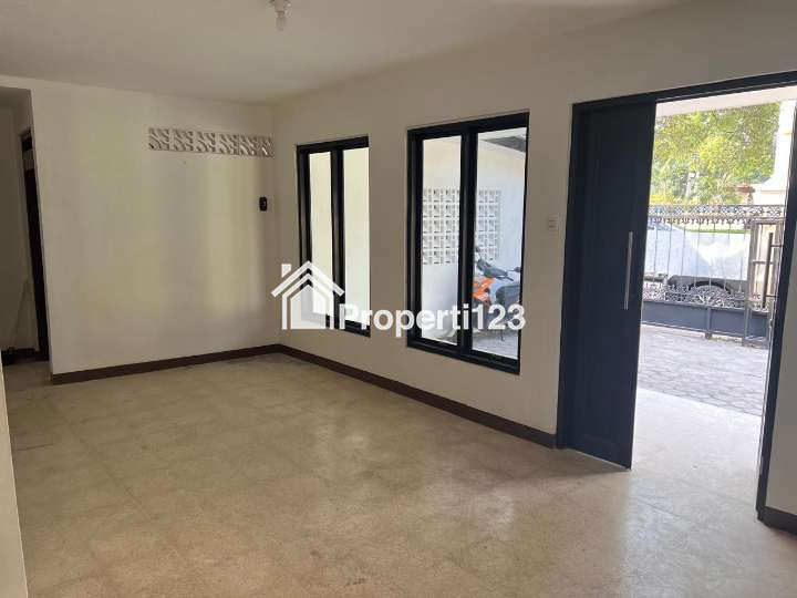 Dijual Rumah Kota Solo Lokasi Strategis Dekat TUGU LILIN di Jl. Kebangkitan - 3