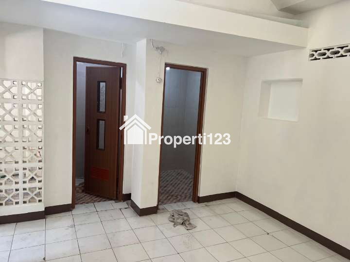 Dijual Rumah Kota Solo Lokasi Strategis Dekat TUGU LILIN di Jl. Kebangkitan - 4