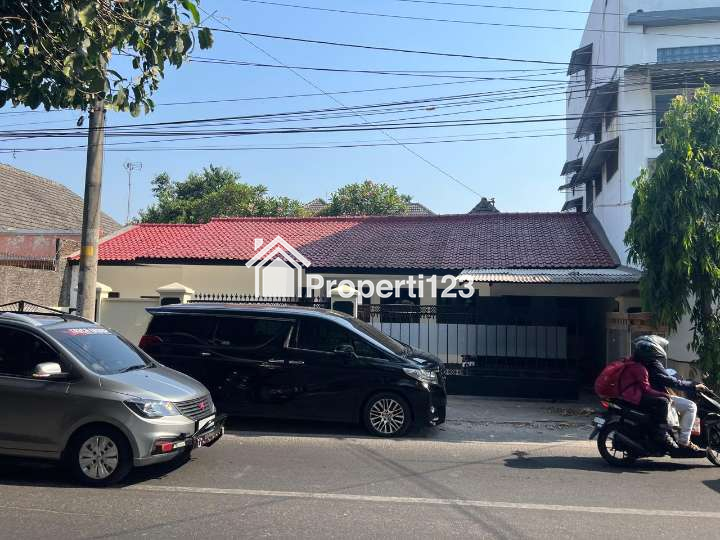 Dijual Rumah Kota Solo Lokasi Strategis Dekat TUGU LILIN di Jl. Kebangkitan - 1