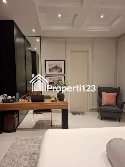Full Furnished , Rumah Mewah Siap Huni Citraland CBD - 3