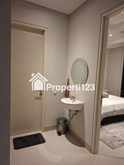 Full Furnished , Rumah Mewah Siap Huni Citraland CBD - 9