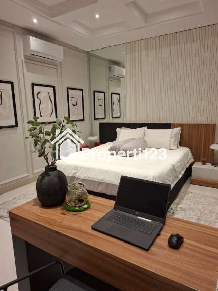 Full Furnished , Rumah Mewah Siap Huni Citraland CBD - 2