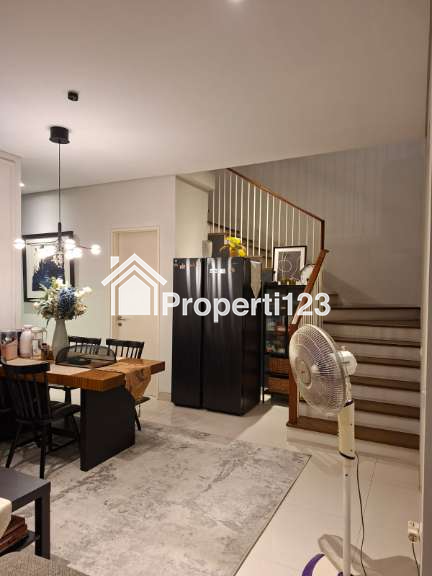 Full Furnished , Rumah Mewah Siap Huni Citraland CBD - 14