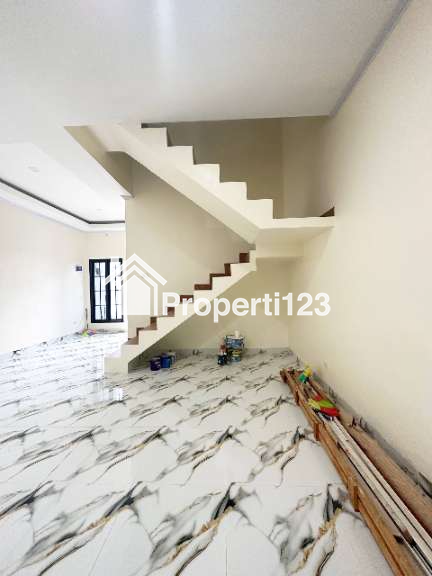 Rumah baru 2 lantai di Jati Cempaka Pondok Gede Bekasi - 3