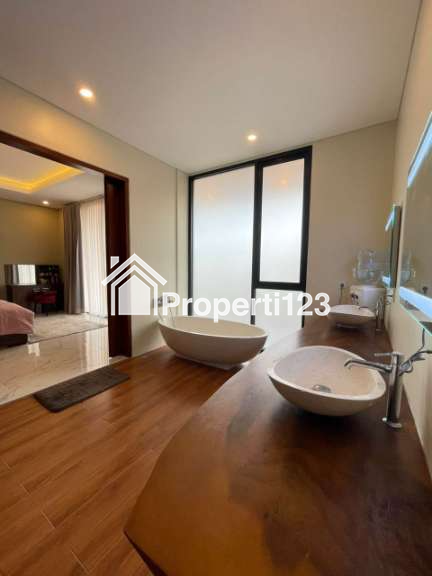 Rumah mewah 4 lantai di Pulomas Jakarta Timur - 4