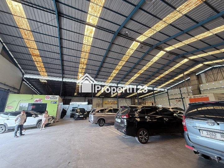 Dijual Gudang dan Bengkel Pinggir Jalan di Karawang Barat - 5