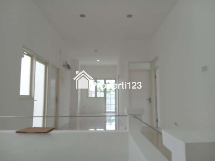 Rumah Royal Residence Minimalis 2 Lantai Bangunan Sendiri - 5