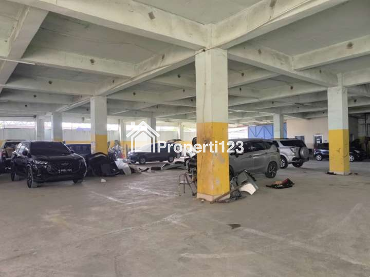 Gedung Ex Bengkel Mobil Jalan Raya Interchange Tol Karawang Barat - 13
