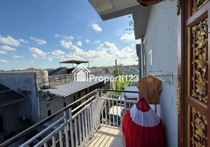 Rumah 5 Kamar Tidur Jl Tunjung Tutur Dkt A Yani Utara Peguyangan Denpasar Bali - 1