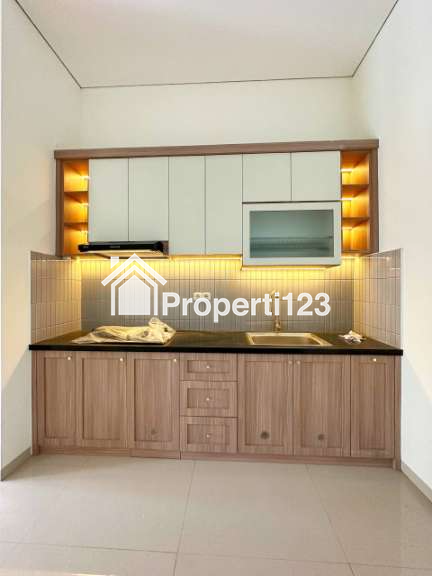 Rumah 2 lantai dalam kompleks nyaman bebas banjir di Rawamangun Jakarta Timur - 4