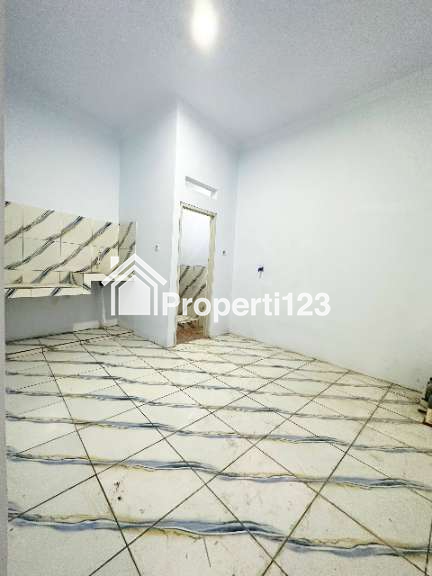 Rumah murah siap huni di Jatiwaringin Pondok Gede Bekasi - 7