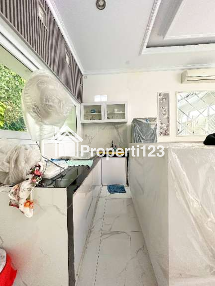 Rumah 2 lantai full furnished di Ciracas Jakarta Timur - 5