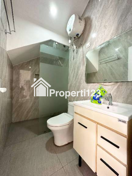 Rumah 2 lantai full furnished di Ciracas Jakarta Timur - 8