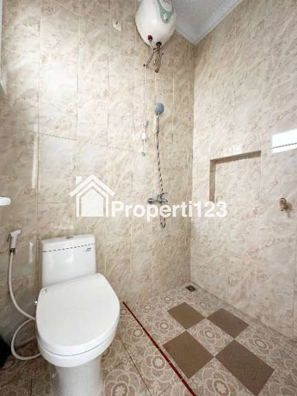 Rumah 2 lantai full furnished di Ciracas Jakarta Timur - 2