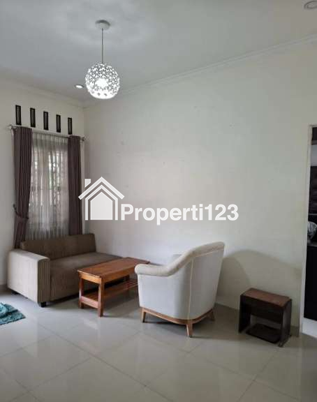 Rumah hook terawat dalam cluster di Bella Casa Residence Depok - 5