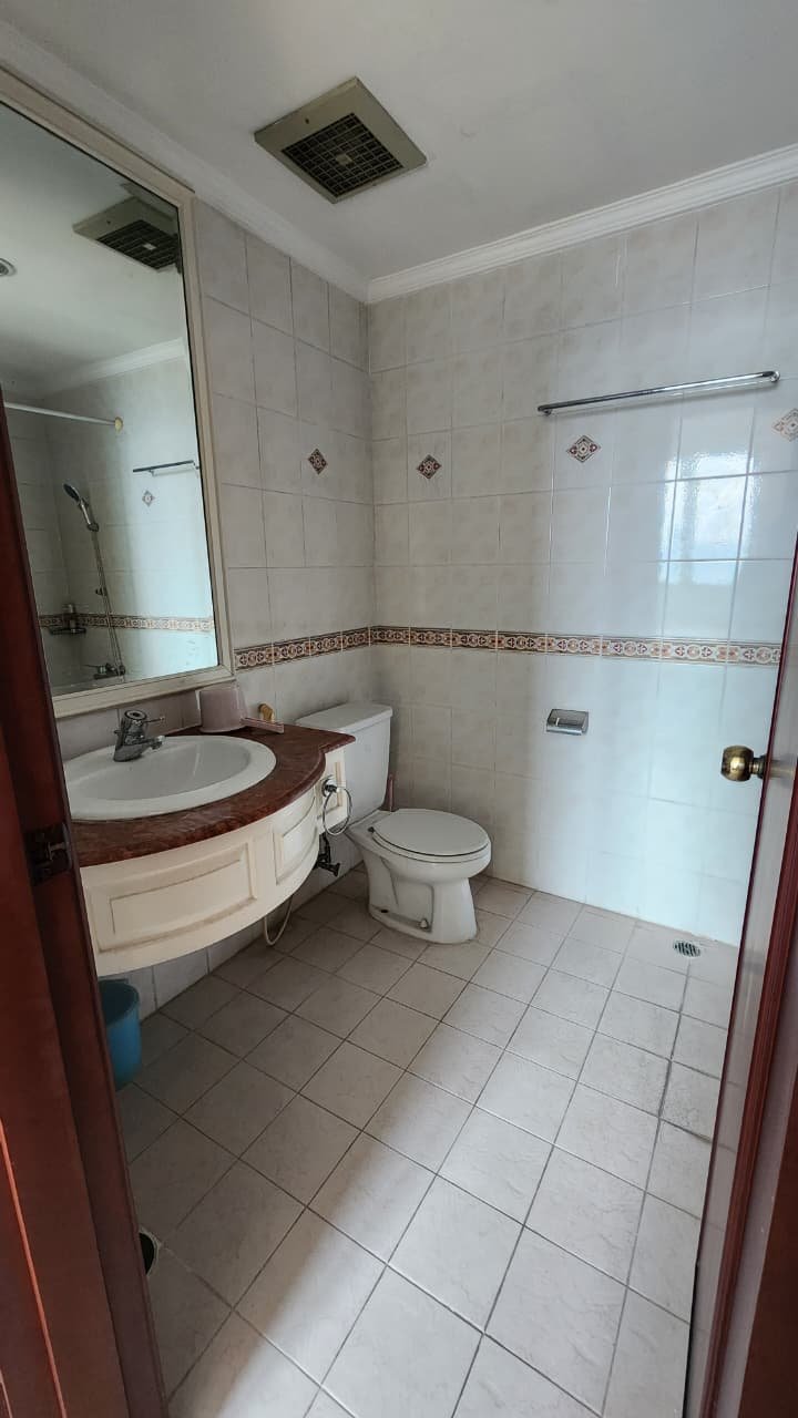 DIJUAL 3BR+1 Strategis Apartemen puri Inperium - 11