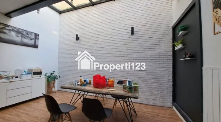 Dijual Rumah Bagus di Cluster Asera Harapan Indah Bekasi - 2
