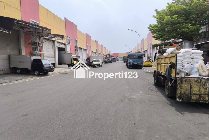 Dijual Gudang di Kawasan Pergudangan Green Sedayu Bizpark Cakung - 2