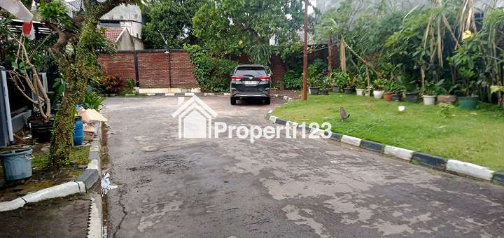 Rumah Gaya American Classic 4 Kamar Tidur 2 Kamar Mandi Carport  Lingkungan Sejuk Tenang Nyaman dan Aman di Antapani Bandung - 12
