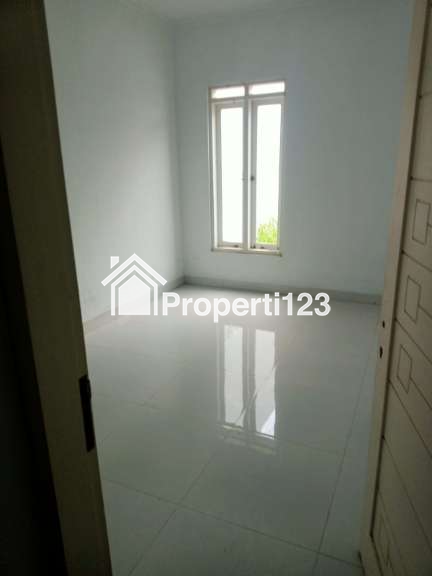 Rumah Baru Minimalis Modern 3 Kamar Tidur 2 Kamar Mandi Carport Lingkungan Nyaman Aman dan Tenang di Cisaranten Kulon Arcamanik Bandung - 3