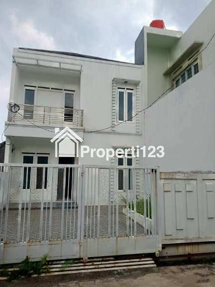 Rumah Baru Minimalis Modern 3 Kamar Tidur 2 Kamar Mandi Carport Lingkungan Nyaman Aman dan Tenang di Cisaranten Kulon Arcamanik Bandung - 1