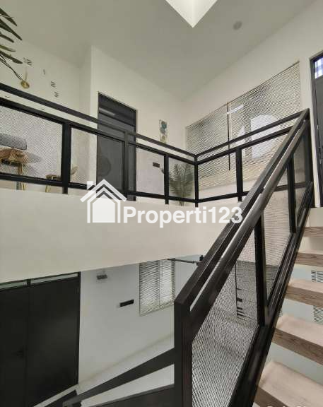 Rumah Secondary Siap Huni Di Duren Sawit Jaktim - 8