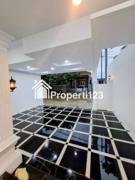 Rumah mewah exclusive 2 lantai di Kalisari Pasar Rebo Jakarta Timur - 4
