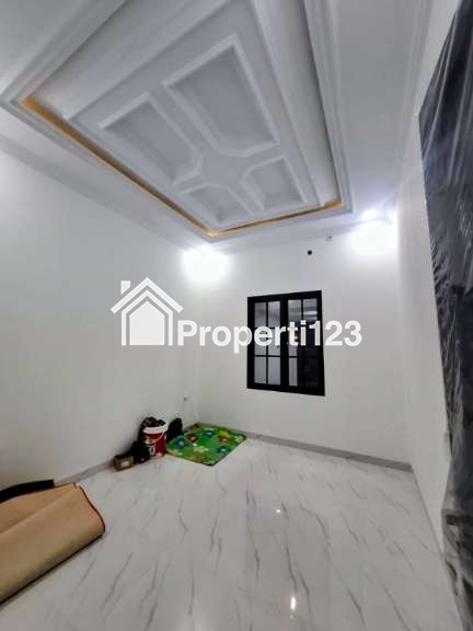 Rumah mewah exclusive 2 lantai di Kalisari Pasar Rebo Jakarta Timur - 15