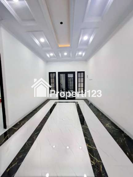 Rumah mewah exclusive 2 lantai di Kalisari Pasar Rebo Jakarta Timur - 2