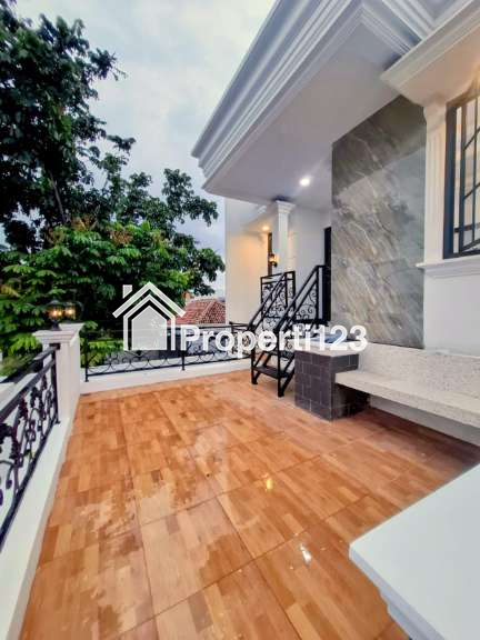 Rumah mewah exclusive 2 lantai di Kalisari Pasar Rebo Jakarta Timur - 5