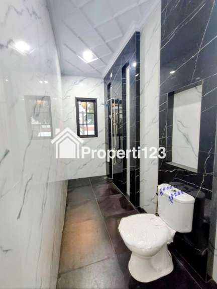 Rumah mewah exclusive 2 lantai di Kalisari Pasar Rebo Jakarta Timur - 10