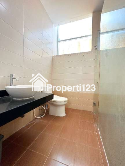 Rumah second bonus furniture di Jatiasih Bekasi - 5