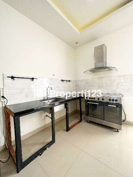 Rumah second bonus furniture di Jatiasih Bekasi - 9