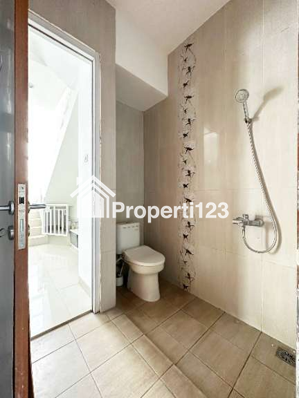 Rumah second bonus furniture di Jatiasih Bekasi - 4