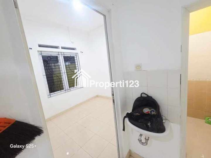 Rumah hook di Bella Casa Residence Depok - 5
