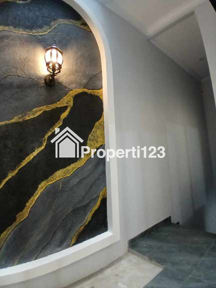 Rumah mewah 2,5 lantai di Cipedak Jak Sel - 12