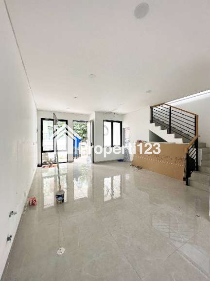 Rumah baru modern di Pondok Bambu Duren Sawit Jakarta Timur - 4