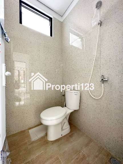 Rumah baru modern di Pondok Bambu Duren Sawit Jakarta Timur - 8