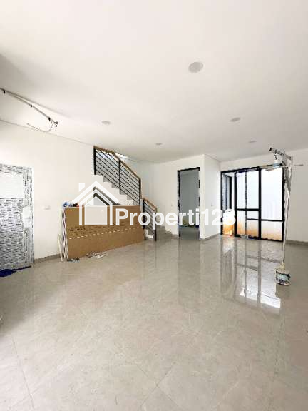Rumah baru modern di Pondok Bambu Duren Sawit Jakarta Timur - 3