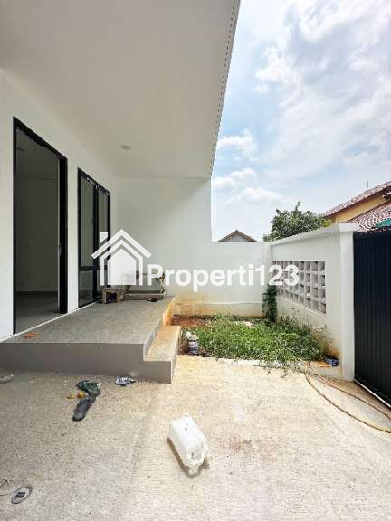 Rumah baru modern di Pondok Bambu Duren Sawit Jakarta Timur - 2