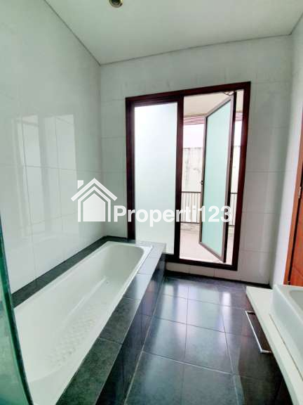 Rumah Cluster Pulomas Residence Jakarta Timur - 13
