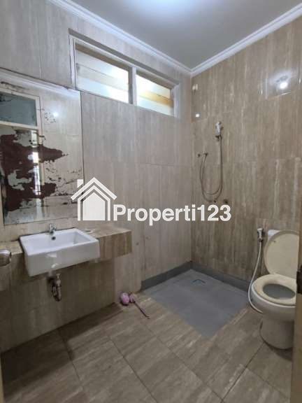 Rumah Rapi Siap Huni Jalan Cempaka Putih Tengah Jakarta Pusat - 6